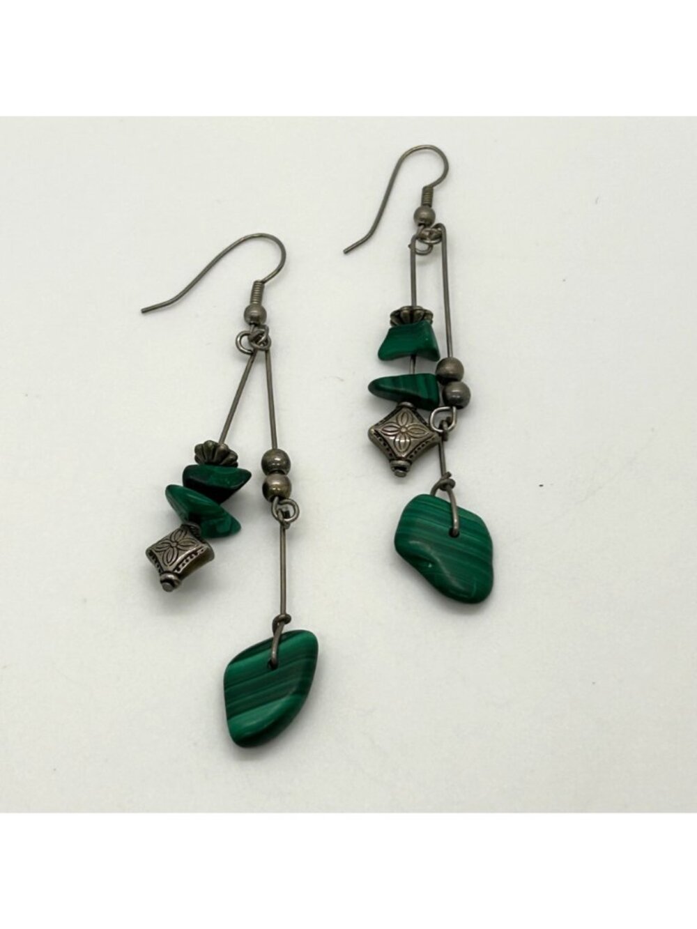 Vintage Bohemian Malachite Dangle Earrings Silver-Tone Natural Stone Chips - Picture 2 of 15